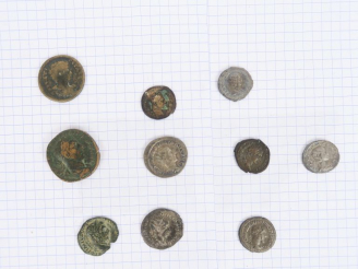 Vente aux enchères Lot de dix monnaies romaines dont denier de Plautille (+211 apr. J.-C.