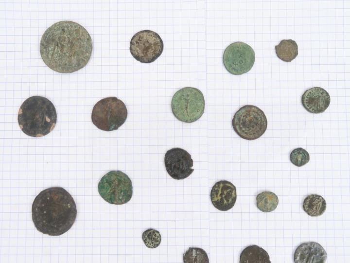 Lot de 20 monnaies romaines. B-TB