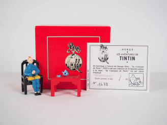 Vente aux enchères PIXI 4527- Tintin série 2 - "Tintin prenant le Thé" Le Lotus Bleu - Ti