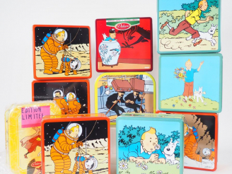 Vente aux enchères 10 boites métal diverses DELACRE TBE UNE MAUVAIS ETAT