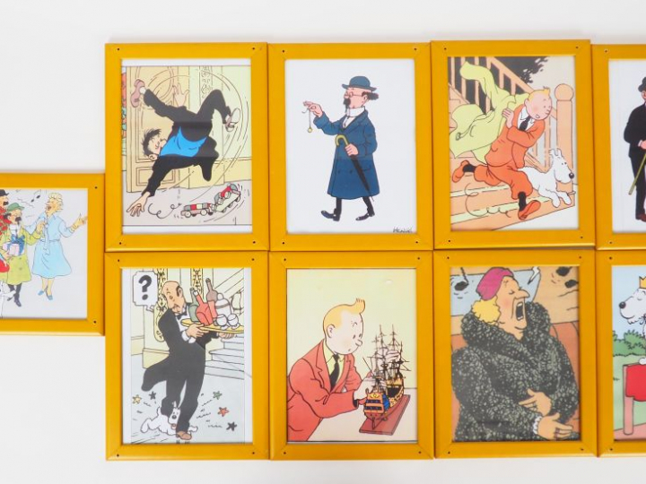 Carton de divers cadres avec images Tintin TBE (4 cadres moyen (25x30 
