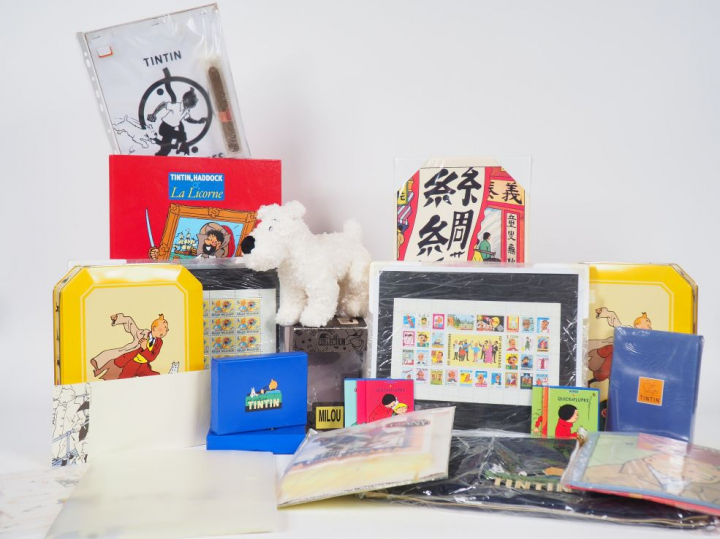 Superbe lot comprennat : 2 sac en voiture Tintin, 2 boites jeu de cart