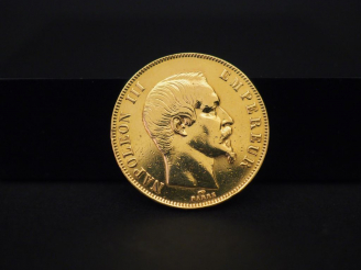 Vente aux enchères Broche or pièce de 50 Francs. Poids : 16,80 g