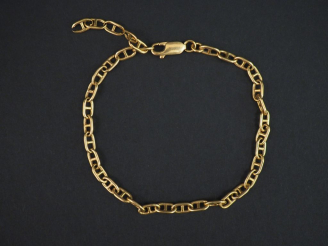 Vente aux enchères Bracelet en or maillons ajourés Poids : 4,70 g