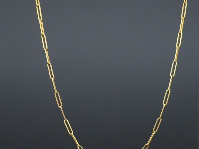 Collier en or maillons rectangulaires. Poids : 3 g