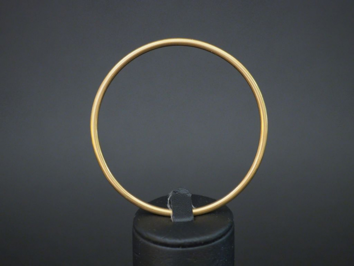Bracelet jonc en or. Poids : 25 g