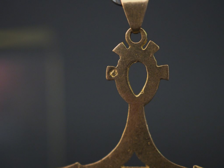 Pendentif africain en or. Poids : 3,34 g
