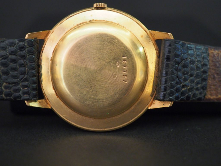 JAEGER LECOULTRE. Montre d'homme boitier or. Numéro de série : 167757 