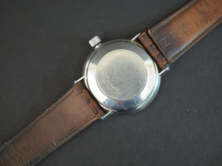 OMEGA. Montre d'homme modèle de Ville.