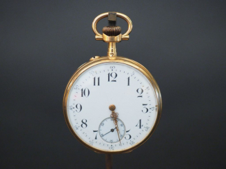 Vente aux enchères Montre de gousset en or. Poids tel : 82 g