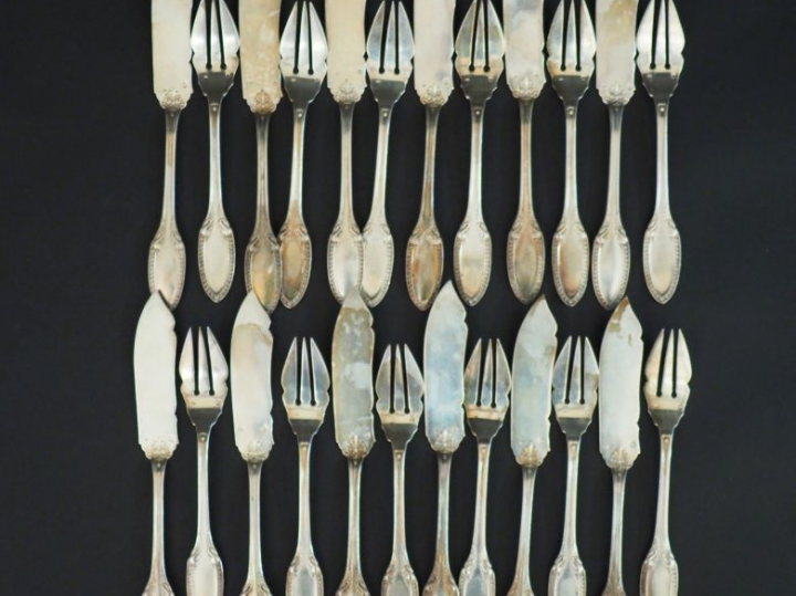 12 couverts à poisson de style Empire en argent poinçon Minerve Poids 