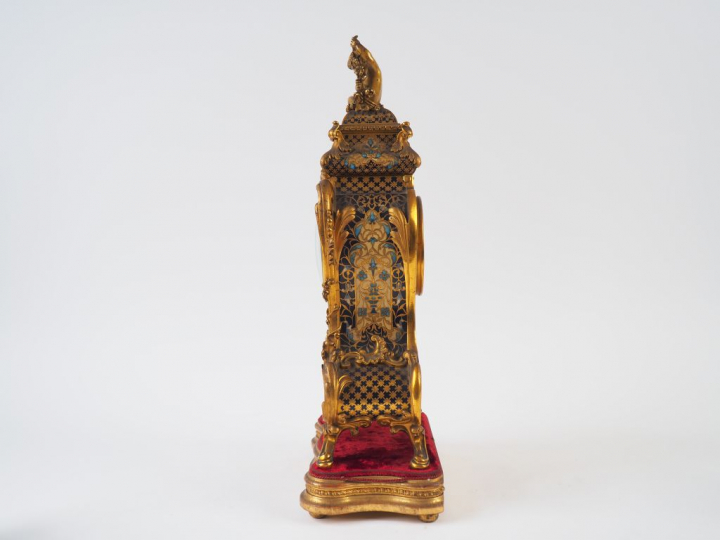 Garniture de cheminée Napoléon III de style Louis XV en bronze doré et