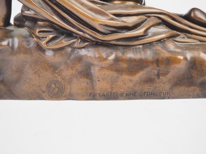 Ecole française XIXème.  "Soldat Spartiate". Sculpture en bronze à pat