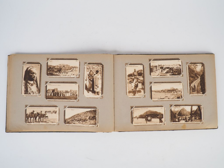 "Nos belles colonies". Album édité par le Chocolat Suchard. 300 vignet