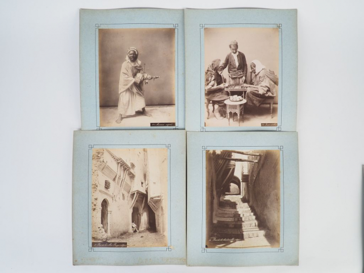 J. GEISER. 3Souvenir d'Algérie" Album de 18 photographies en noir et b