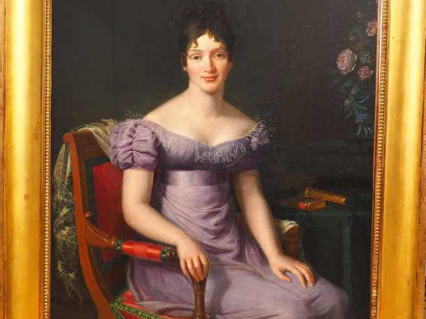 Ecole française début XIXème "Portrait d'élégante à la robe parme". Hu