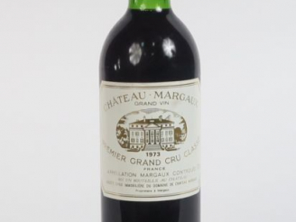 Vente aux enchères 1 BOUTEILLE CHÂTEAU MARGAUX 1er GCC GRAVES - 1973 - BG
