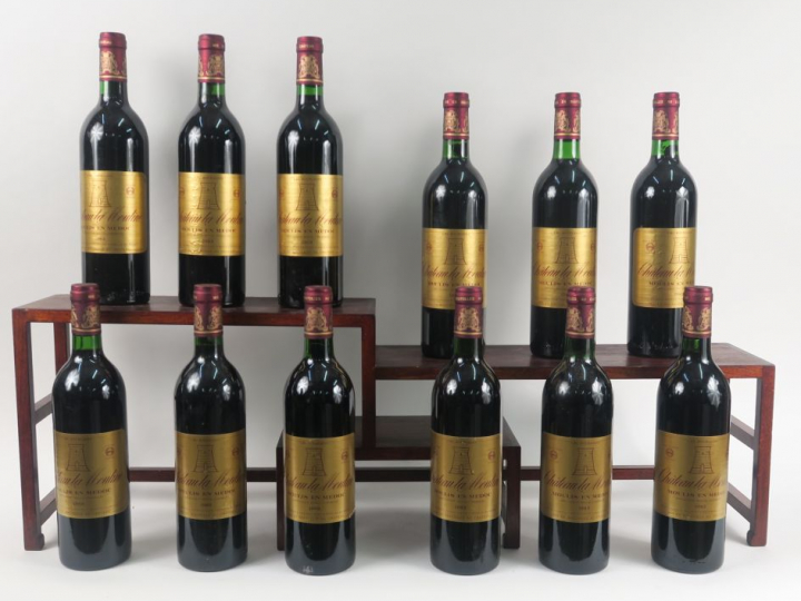 12 BOUTEILLES CHÂTEAU LA MOULINE MOULIS EN MEDOC - 1982 - CBO/BG