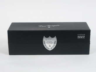 Vente aux enchères 1 BOUTEILLE CHAMPAGNE DOM PERIGNON - 2002 - COFFRET