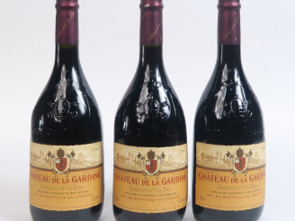 Vente aux enchères 3 BOUTEILLES CHÂTEAUNEUF DU PAPE CHATEAU DE LA GARDINE - 1997
