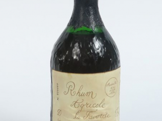 Vente aux enchères 1 BOUTEILLE RHUM AGRICOLE LA FAVORITE 'CUVEE SPECIALE DE LA FLIBUSTE' 