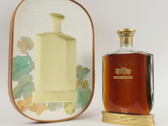 Vente aux enchères 1 BOUTEILLE COGNAC HARDY GRANDE CHAMPAGNE 'NOCES D'OR' - COFFRET
