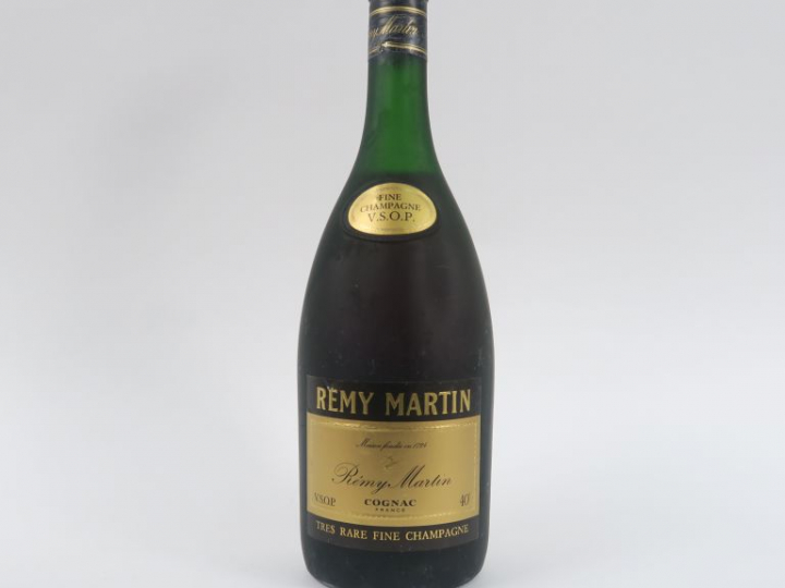 1 MAGNUM COGNAC REMY MARTIN V.S.O.P. 'TRES RARE FINE CHAMPAGNE'