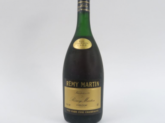 Vente aux enchères 1 MAGNUM COGNAC REMY MARTIN V.S.O.P. 'TRES RARE FINE CHAMPAGNE'