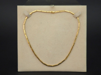 Vente aux enchères Collier en or, maillons rectangulaires articulés. Poids : 10 g