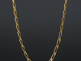 Vente aux enchères Collier en or, maillon ovale ajouré. Poids : 5,81 g