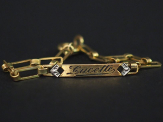 Vente aux enchères Bracelet de bébé en or  Poids : 1,30 g