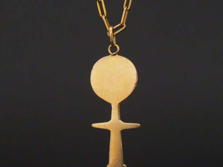Collier en or, maillon rectangulaire et pendentif africain en forme de