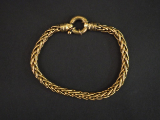 Vente aux enchères Bracelet en or maille tressée. Poids : 15,30 g