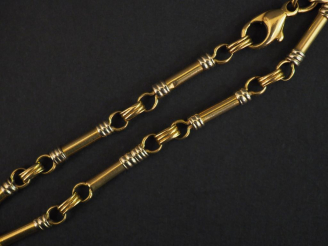 Vente aux enchères Bracelet en or maillons alternés de ronds et de rectangles. Poids : 9 