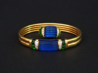 Vente aux enchères Bracelet et bague en or jaune ornés de deux lignes de rubans agrémenté