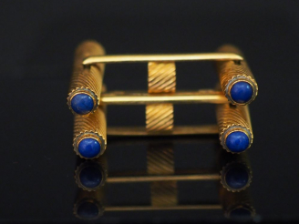 Vente aux enchères Paire de boutons de manchette en or et lapis lazzuli ? en cabochon Poi
