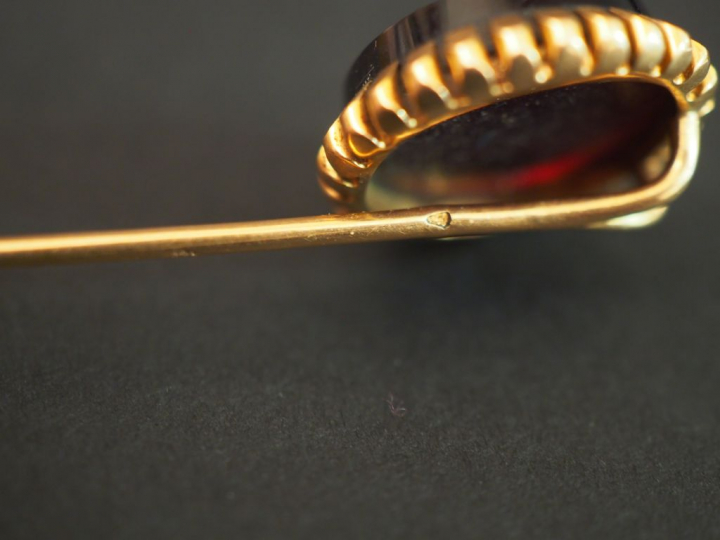 Epingle de cravate Napoléon III en or et intaille.