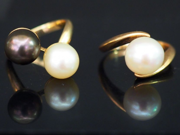 2 bagues en or et perles. Poids tel : 9,40 g