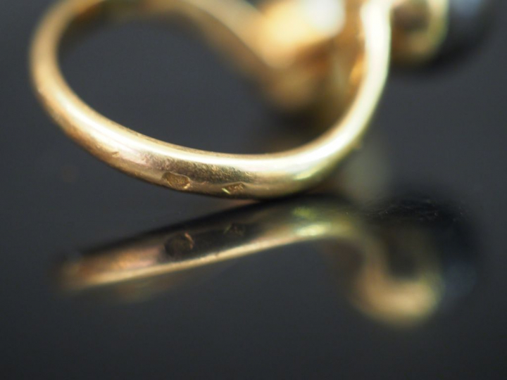 2 bagues en or et perles. Poids tel : 9,40 g