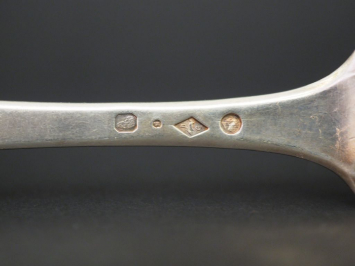12 couverts en argent, poinçon Vieillard, modèle uniplat Poids : 1838 