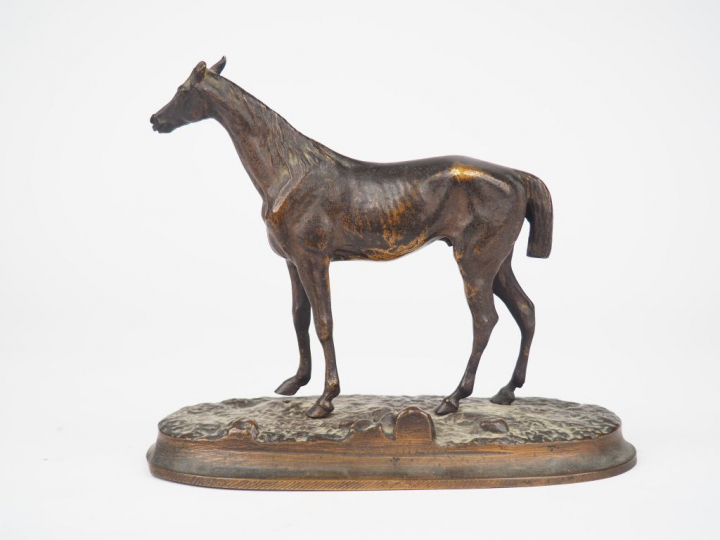 I. BONHEUR. "Etalon".  Sculpture en bronze à patine brune. Signée. Dim
