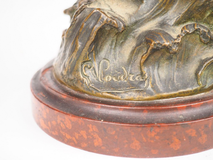 COUDRAY. "Jeune pêcheuse de perle". Sculpture en bronze à patine médai