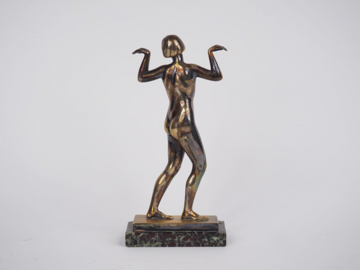 Raphael SCHWARTZ. "Danseuse à l'égyptienne". Sculpture en bronze argen