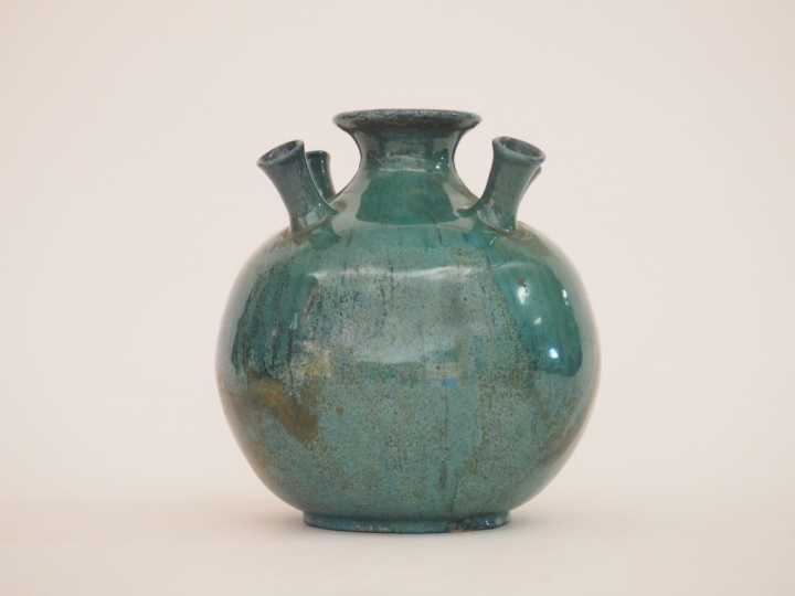 PRIMAVERA. Vase boule à cinq cols en céramique turquoise flammée. Sign