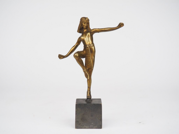 Sujet en bronze Art Déco  "Danseuse égyptienne" H. 23 cm avec le socle