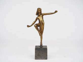 Vente aux enchères Sujet en bronze Art Déco  "Danseuse égyptienne" H. 23 cm avec le socle