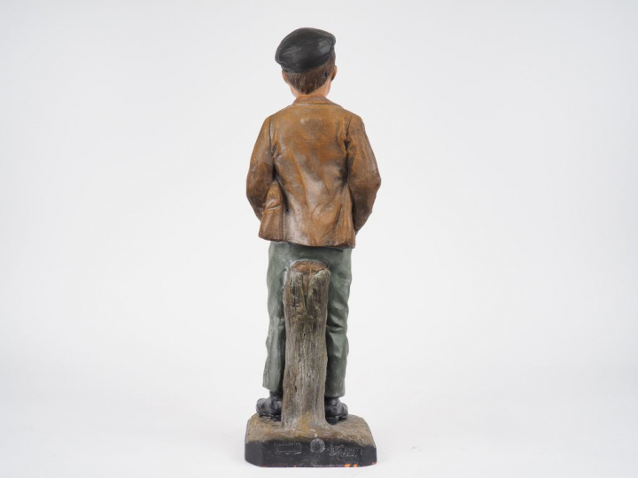 J. Le GULUCHE. "Quelle bonne cigarette". Sculpture en terre cuite poly