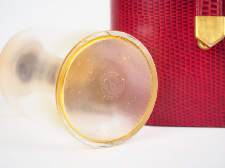 BACCARAT, GUERLAIN. Flacon de parfum "Ode" dans son coffret. Signé. H.