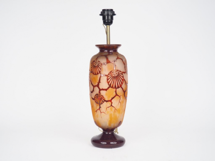 LE VERRE FRANCAIS. Vase "Epinettes" en verre poudré jaune et orange do