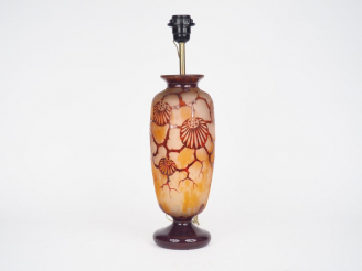 Vente aux enchères LE VERRE FRANCAIS. Vase "Epinettes" en verre poudré jaune et orange do